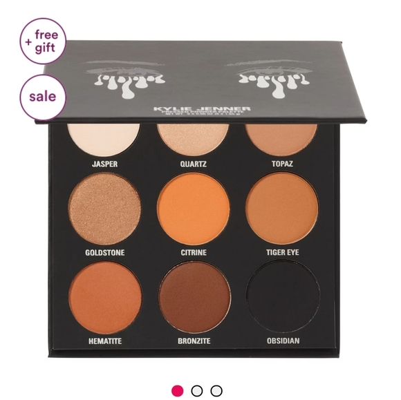 Kylie Cosmetics Other - KYLIE JENNER PRESSED POWDER EYESHADOW.
